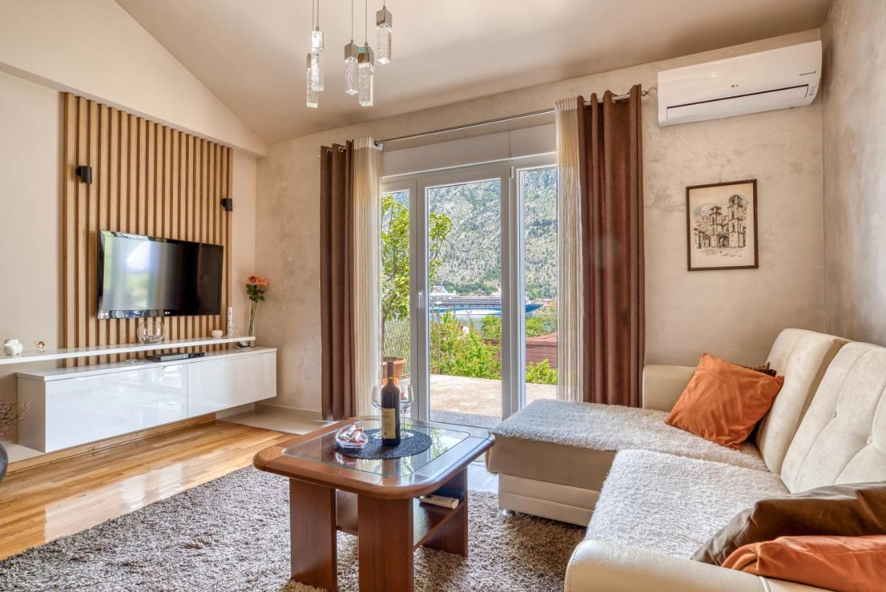Milas Apartment Kotor Eksteriør billede